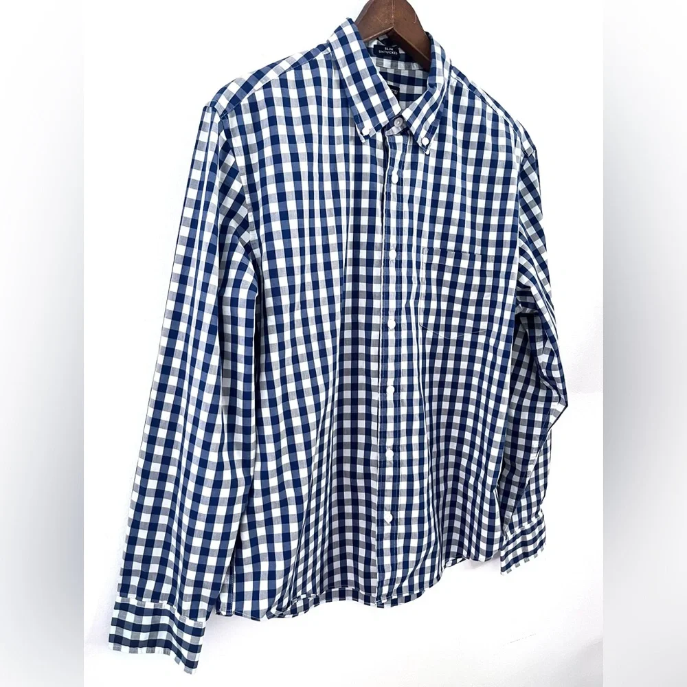 J. Crew Navy and White Gingham Men's Slim UnTucked Performance Size Large Shirt